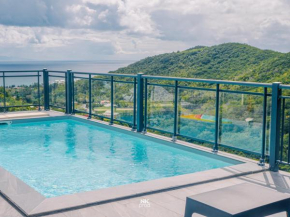 East villa. Entre terre, ciel et mer.